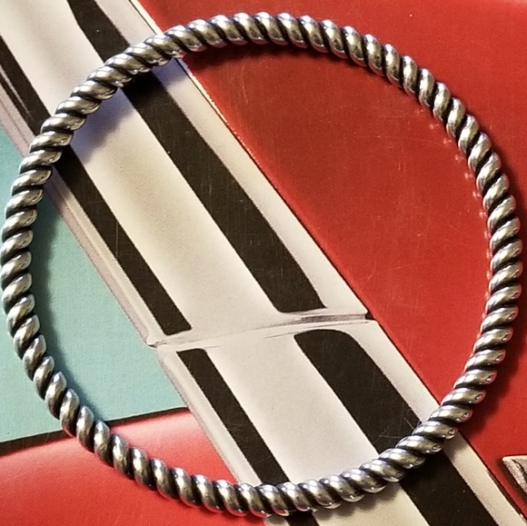 Rare Silpada Sterling Silver Twisted Bangle Bracelet - Picture 6 of 14